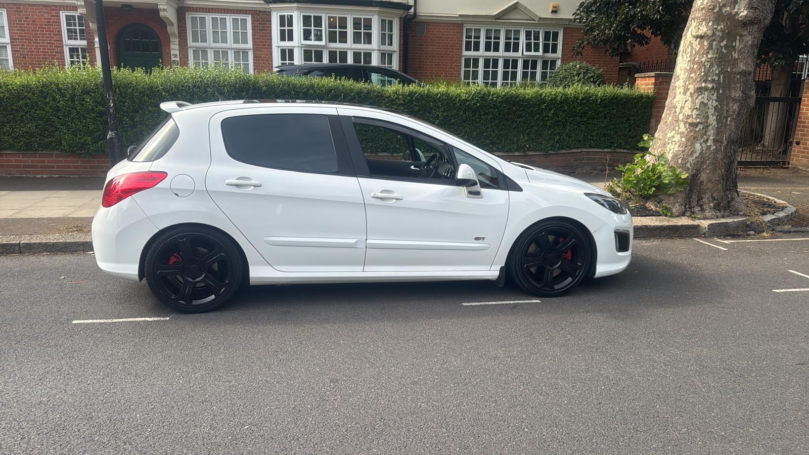 Peugeot 308 side profile