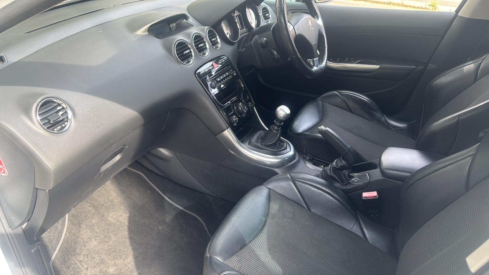 Peugeot 308 interior
